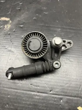 33153 Febi Tensioner Pulley A6 Q7 A5 A4 A8 Allroad Touareg 2.7 Tdi 3.0