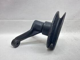 Ford C5az-8678-d 1966-1967 Pass 289 V8 Original Lh Idler Pulley And Bracket Assy