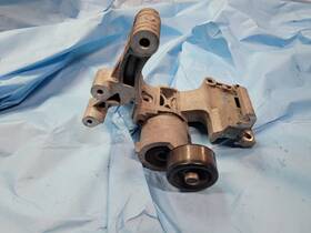 Genuine Hyundai Mobis 252802ggc4 Belt Tensioner Bracket - 2.4l Santa Fe Sonata Tucson Optima 2015-2021