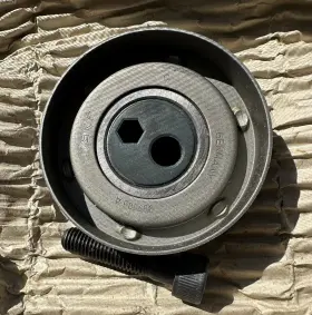 M10-1.5 Skf 337103a Timing Belt Tensioner Pulley Renault Diesel 2.2 Td 2.2l With