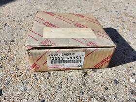 Toyota 13523-50050 Lexus Camshaft Timing Pulley New Factory V8