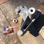 Volvo 3.2 3.0 A/c Compressor Mount Bracket 30711586 Land Rover LR2 Used. Price: $79.00.